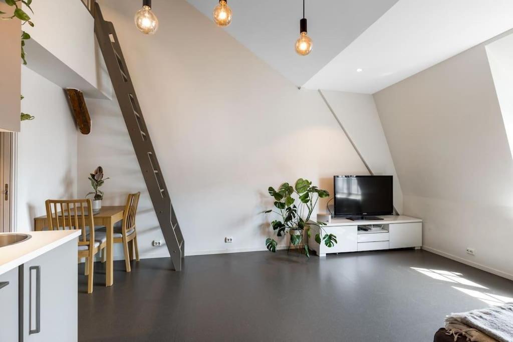 1-Roms Toppleilighet Pa Tangen/Bystranda Apartment Kristiansand Bagian luar foto