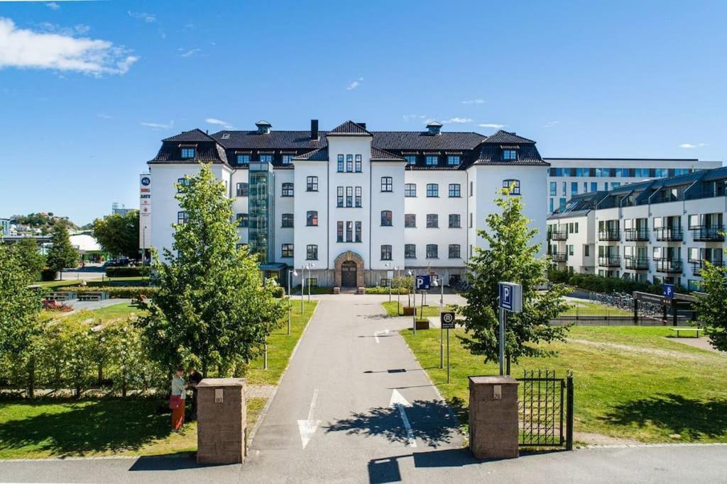 1-Roms Toppleilighet Pa Tangen/Bystranda Apartment Kristiansand Bagian luar foto