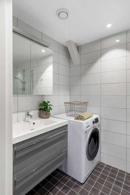 1-Roms Toppleilighet Pa Tangen/Bystranda Apartment Kristiansand Bagian luar foto